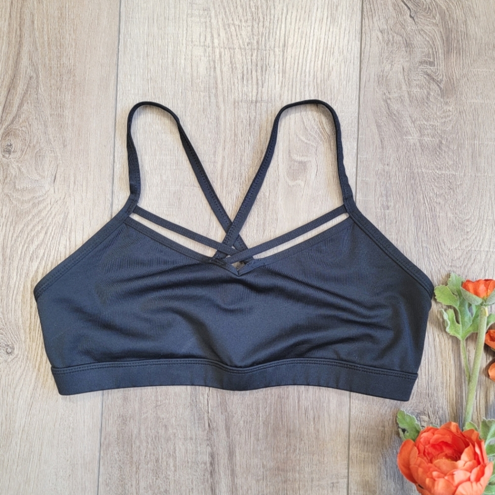 Champion C9 Criss Cross Sports Bra Size M Lattice Cutouts Solid Black‎ Sporty